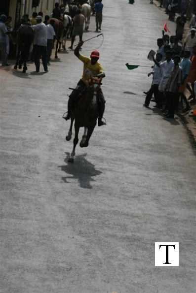 2007-kuthiravela-angadivela_1090-small-