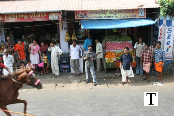 2007-kuthiravela-angadivela_1121-small-