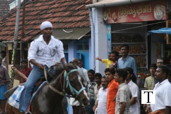 2007-kuthiravela-angadivela_1160-small-